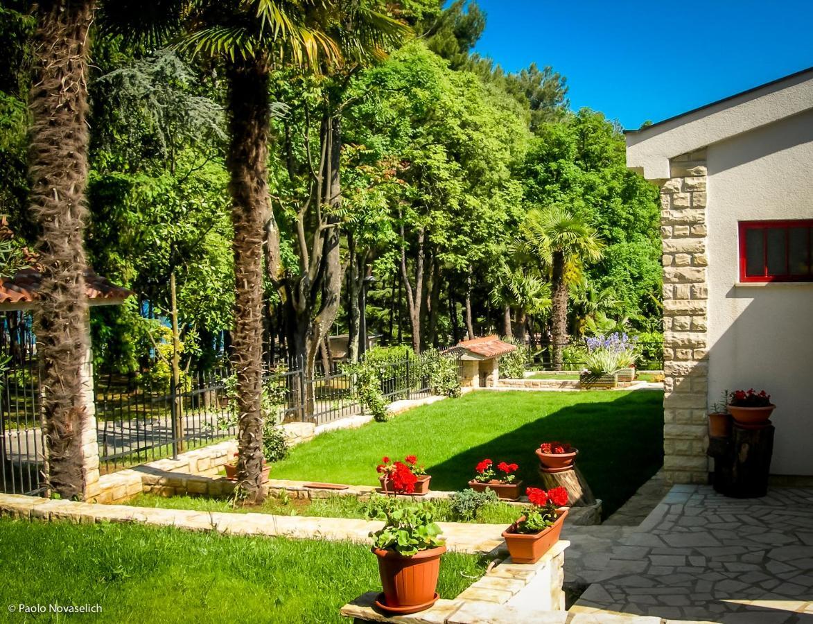 Holiday Home Sofia Пореч Экстерьер фото